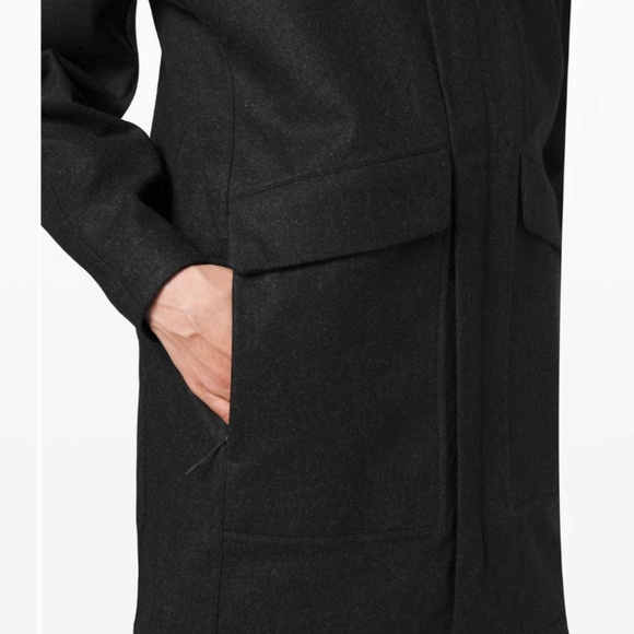 Reykur parka EUC - Picture 3 of 11